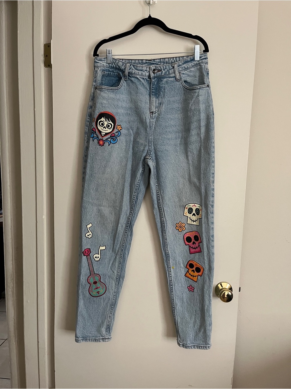 Light Wash High-Rise Jeans with Colorful Skull Embroidery - Women